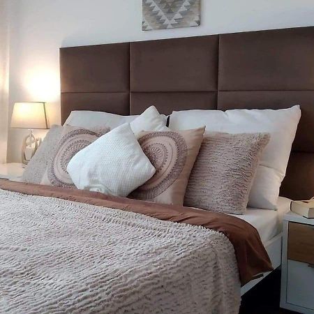 פרוז'קוב Sunny Penthouse With Roof Gardens Overlooking The Warsaw Palace Of Culture מראה חיצוני תמונה