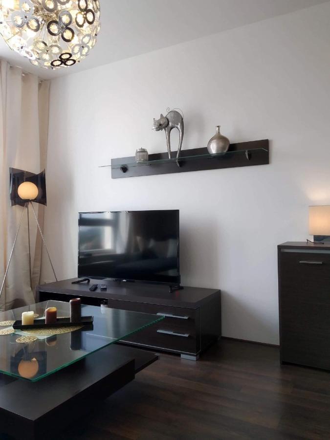פרוז'קוב Sunny Penthouse With Roof Gardens Overlooking The Warsaw Palace Of Culture מראה חיצוני תמונה