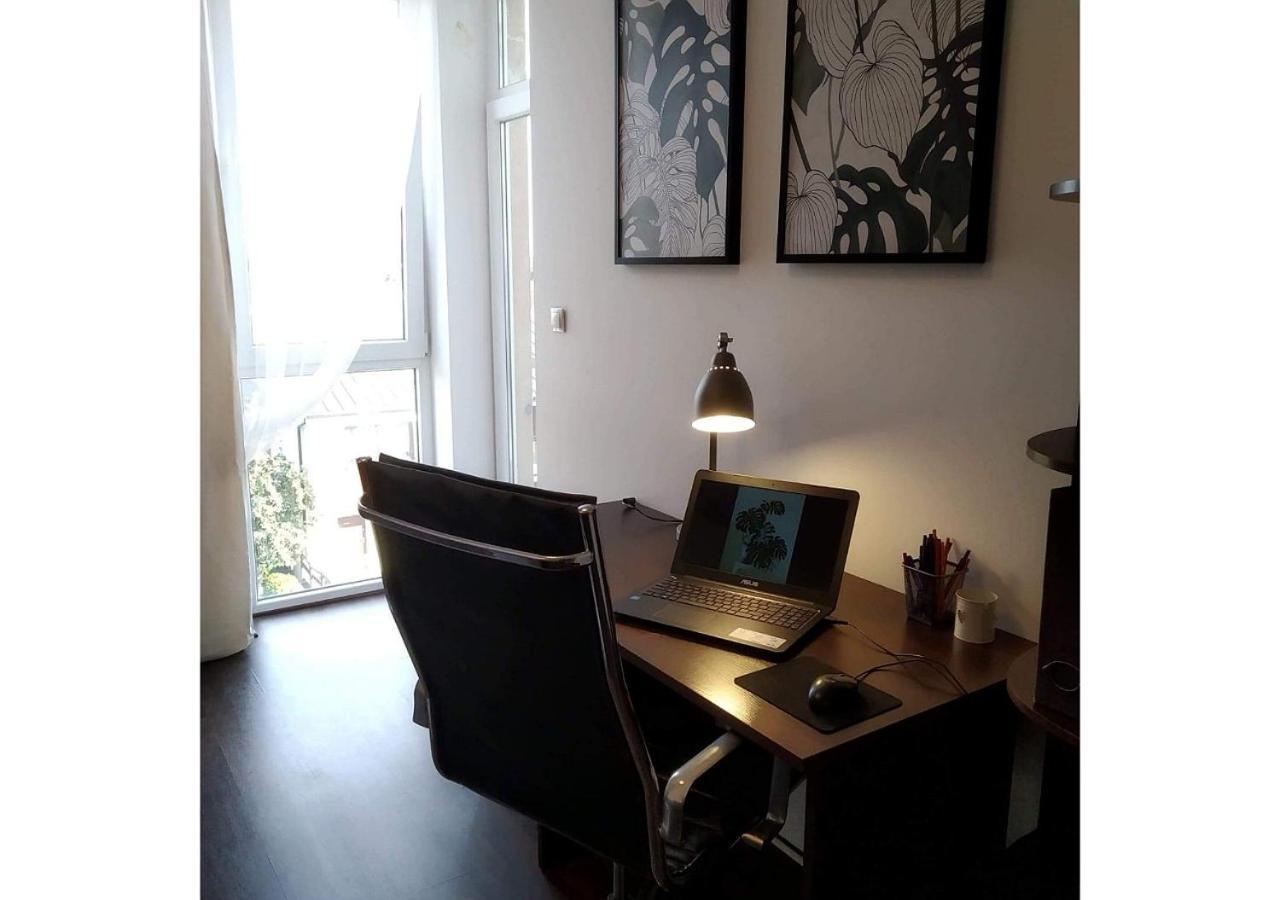 פרוז'קוב Sunny Penthouse With Roof Gardens Overlooking The Warsaw Palace Of Culture מראה חיצוני תמונה