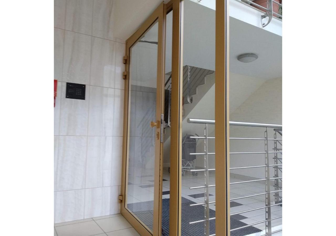 פרוז'קוב Sunny Penthouse With Roof Gardens Overlooking The Warsaw Palace Of Culture מראה חיצוני תמונה